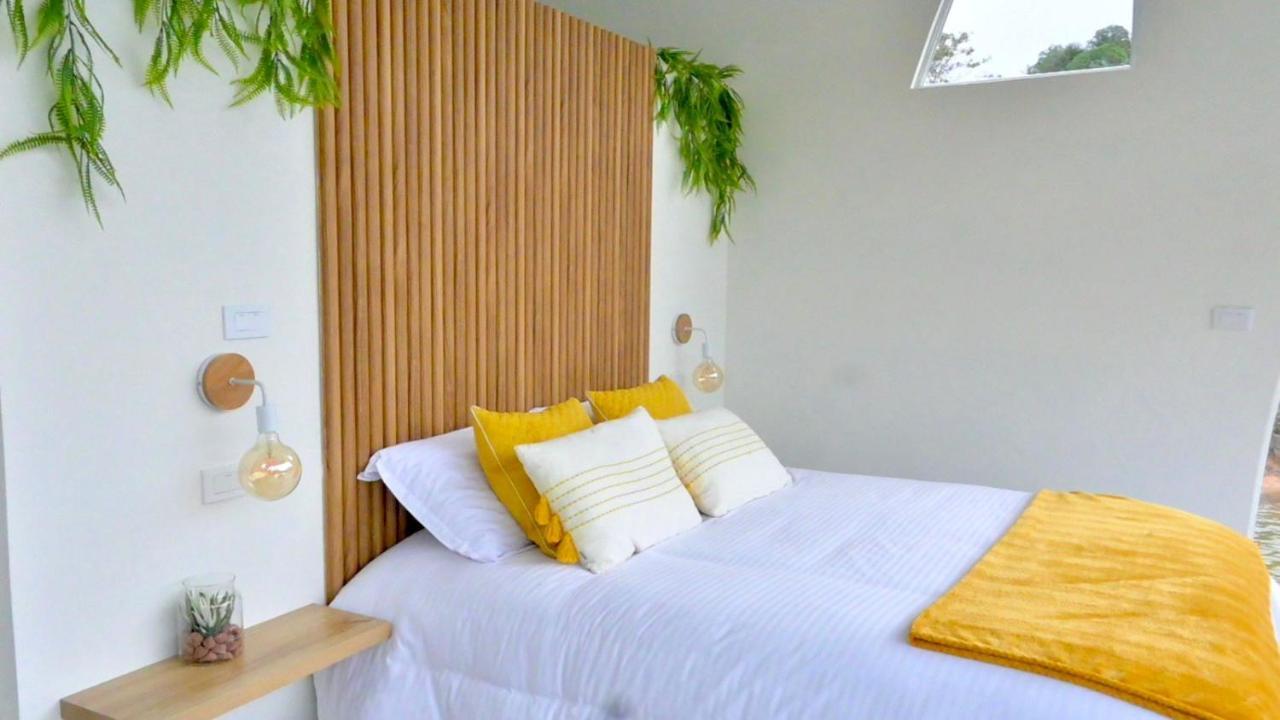 Casa Flotante La Trinidad Hotel กัวตาเป ภายนอก รูปภาพ