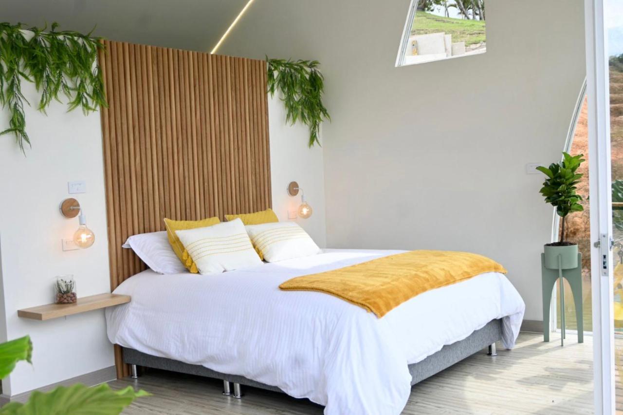 Casa Flotante La Trinidad Hotel กัวตาเป ภายนอก รูปภาพ