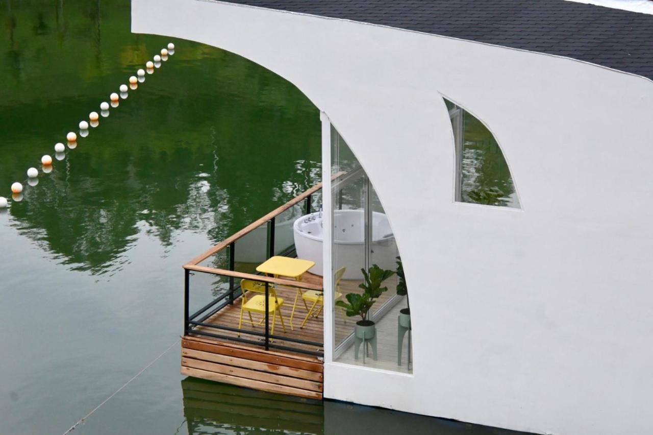 Casa Flotante La Trinidad Hotel กัวตาเป ภายนอก รูปภาพ